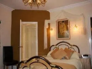 Heworth Court 3* יורק